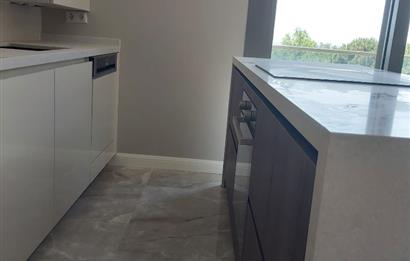 Suadiye Sahilde Kısmi Deniz Görür 2,5 + 1 Sıfır Daire