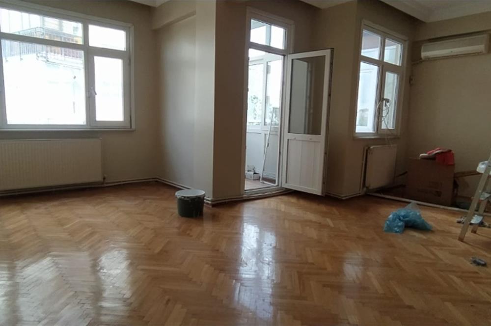 KOŞUYOLU YEDİTEPE HASTANESİ KARŞISINDA SATILIK KÖŞE DAİRE...