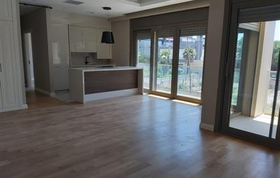 C21 Sahra dan Suadiye Sahilde Kısmi Deniz Görür 2,5 + 1 Sıfır Daire