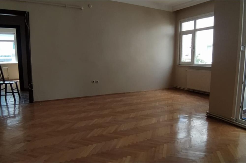 KOŞUYOLU YEDİTEPE HASTANESİ KARŞISINDA SATILIK KÖŞE DAİRE...