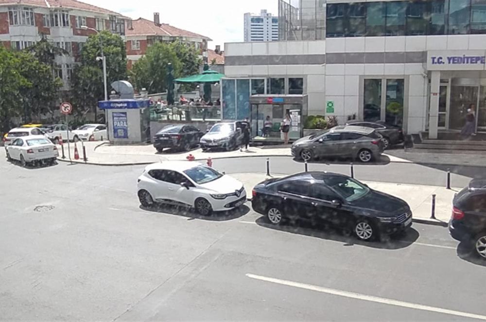 KOŞUYOLU YEDİTEPE HASTANESİ KARŞISINDA SATILIK KÖŞE DAİRE...