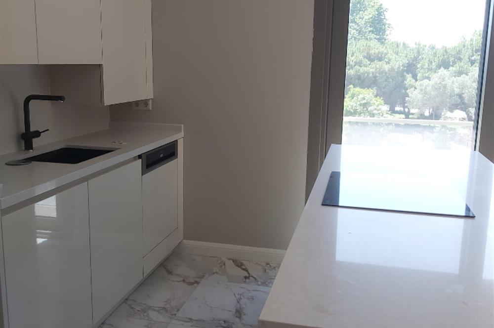 C21 Sahra dan Suadiye Sahilde Kısmi Deniz Görür 2,5 + 1 Sıfır Daire