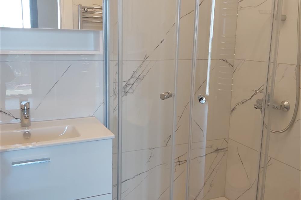 Suadiye Sahilde Kısmi Deniz Görür 2,5 + 1 Sıfır Daire