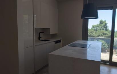 Suadiye Sahilde Kısmi Deniz Görür 2,5 + 1 Sıfır Daire
