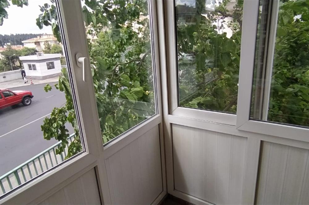 KOŞUYOLU YEDİTEPE HASTANESİ KARŞISINDA SATILIK KÖŞE DAİRE...