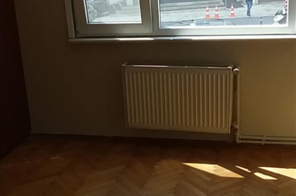 KOŞUYOLU YEDİTEPE HASTANESİ KARŞISINDA SATILIK KÖŞE DAİRE...