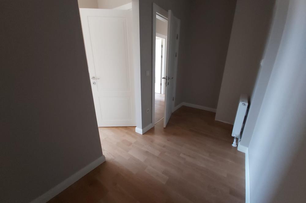 C21 Sahra dan Suadiye Sahilde Kısmi Deniz Görür 2,5 + 1 Sıfır Daire