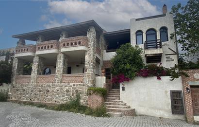 Bodrum Yalıkavak Geriş'te Deniz Manzaralı Satılık Orjinal Taş Ev