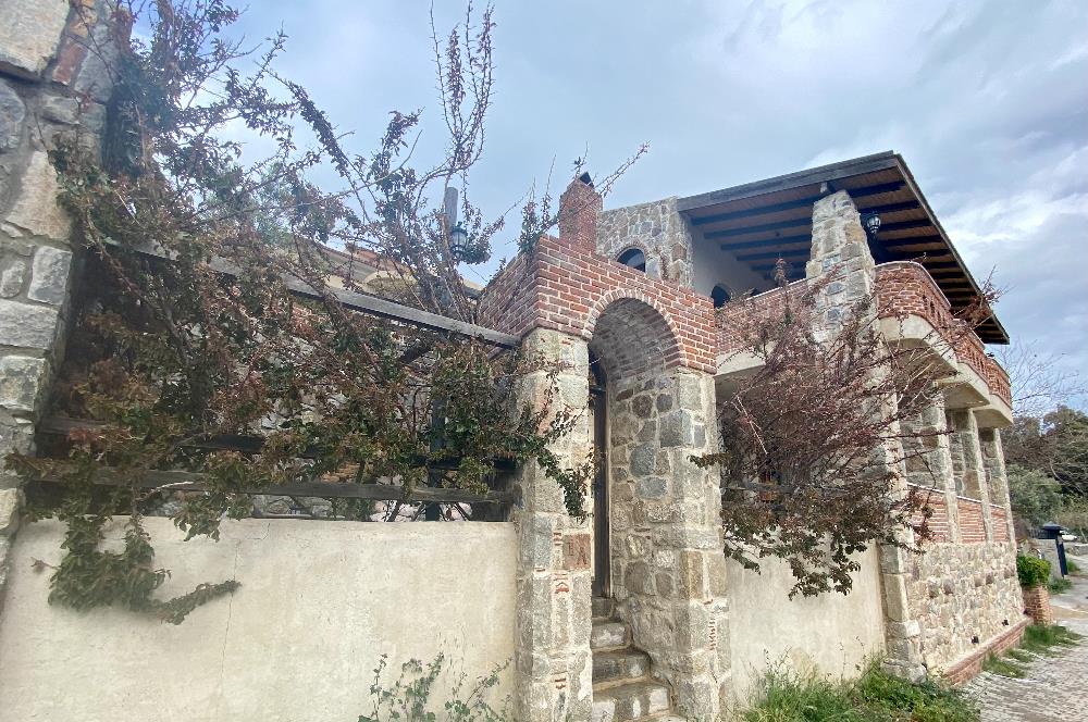 Bodrum Yalıkavak Geriş'te Deniz Manzaralı Satılık Orjinal Taş Ev