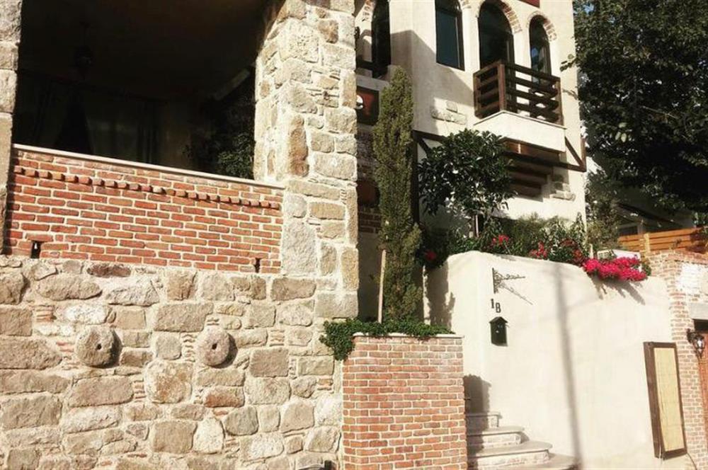 Bodrum Yalıkavak Geriş'te Deniz Manzaralı Satılık Orjinal Taş Ev