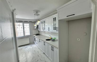 Arnavutköy Merkezde Cadde Üzeri Kiralık Eşyalı 2+1 Daire