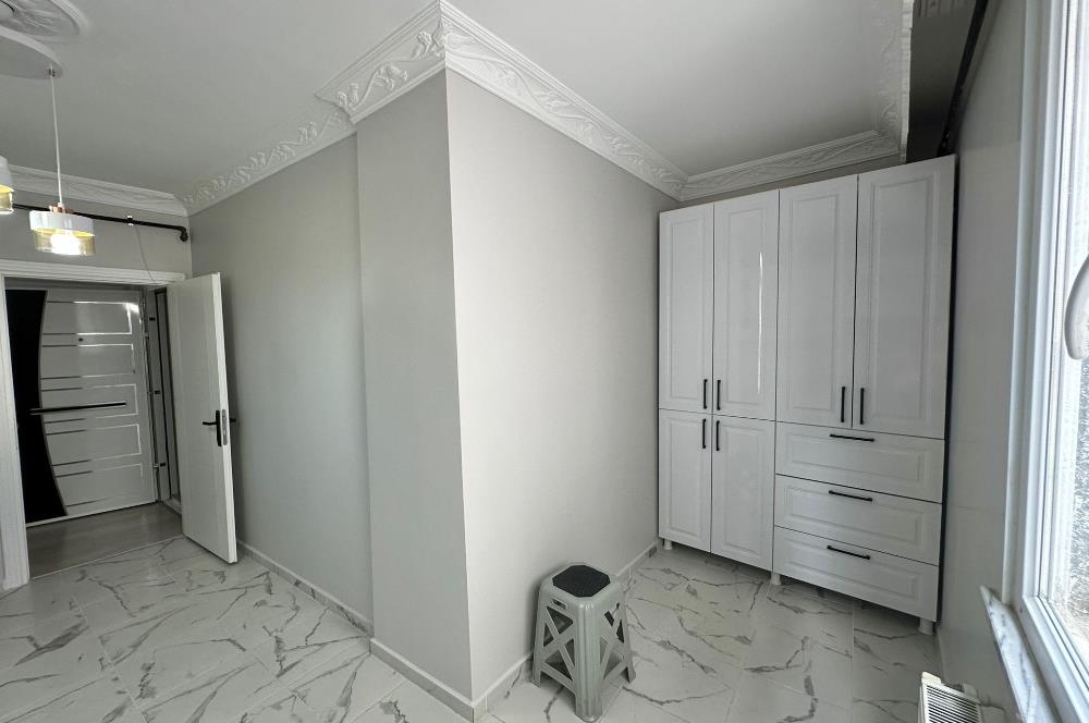 Arnavutköy Merkezde Cadde Üzeri Kiralık Eşyalı 2+1 Daire