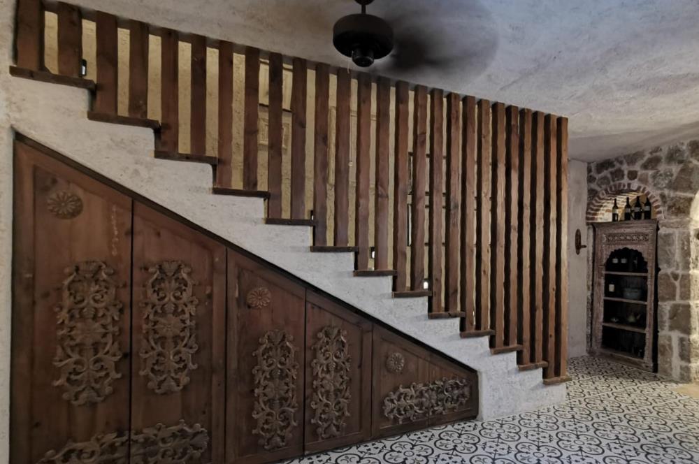 Bodrum Yalıkavak Geriş'te Deniz Manzaralı Satılık Orjinal Taş Ev