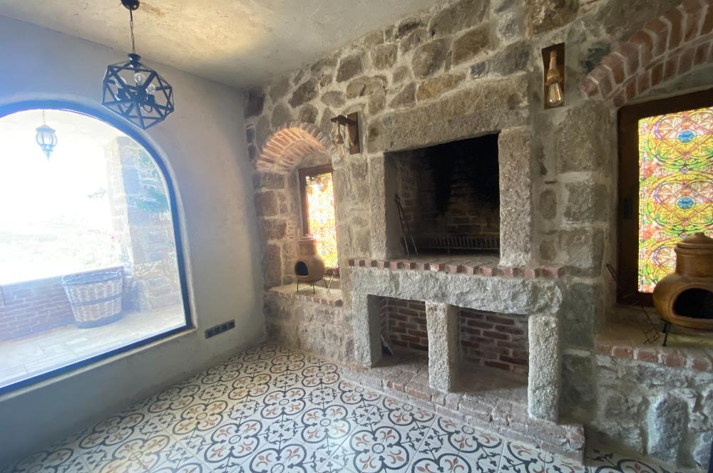 Bodrum Yalıkavak Geriş'te Deniz Manzaralı Satılık Orjinal Taş Ev