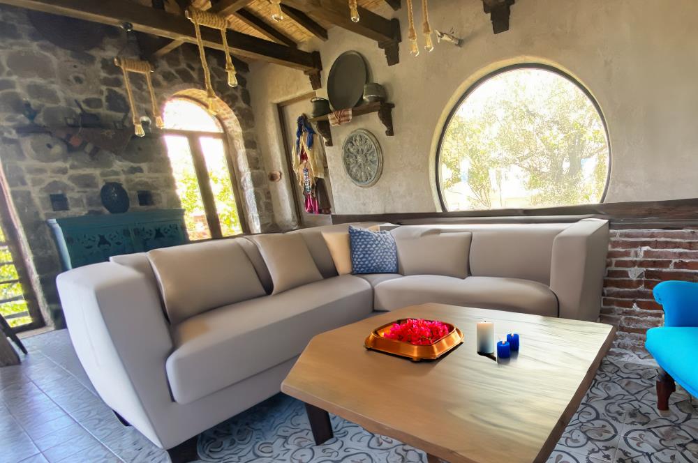 Bodrum Yalıkavak Geriş'te Deniz Manzaralı Satılık Orjinal Taş Ev