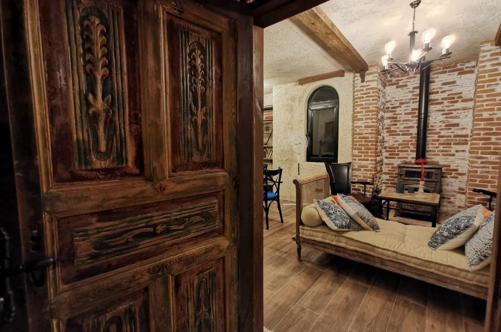 Bodrum Yalıkavak Geriş'te Deniz Manzaralı Satılık Orjinal Taş Ev