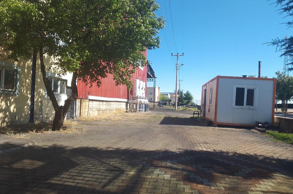 KIRŞEHİR OSB İÇİNDE KÖŞE PARSEL 3.000 m2 KAPALI ALANLI SATILIK FABRİKA