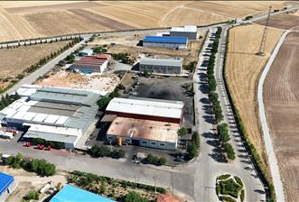 KIRŞEHİR OSB İÇİNDE KÖŞE PARSEL 3.000 m2 KAPALI ALANLI SATILIK FABRİKA