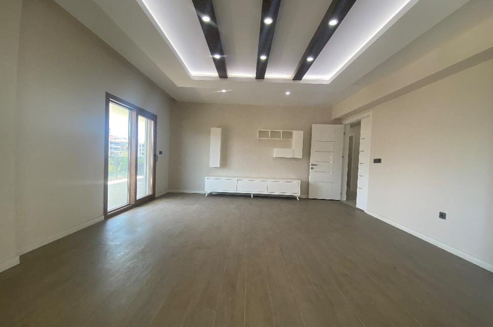 Yenişafakta Satılık 4+1 Daire