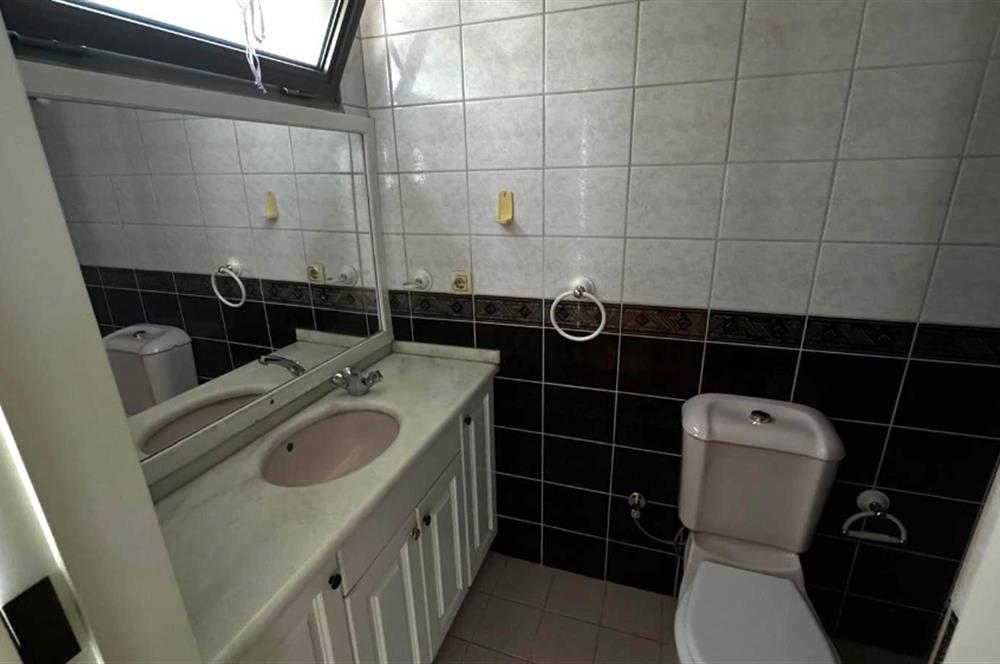 Bostanli Akbank Sokaklarinda Tramvaya Yakini 3+1 Kiralik