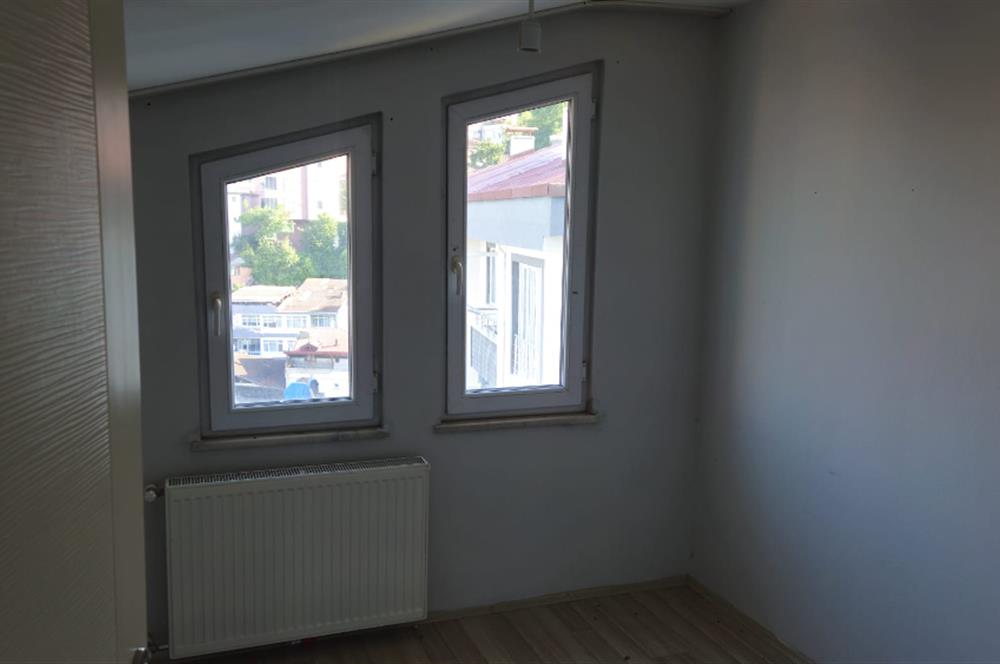 Ordu Merkez'de Deniz Manzaralı, Ferah ve Kullanışlı 3+1 Satılık Çatı Katı Daire