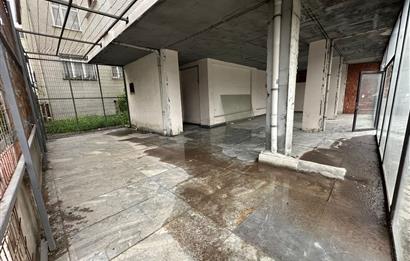 ATAŞEHİR KAYIŞDAĞI'NDA 230m2 KİRALIK DÜKKAN