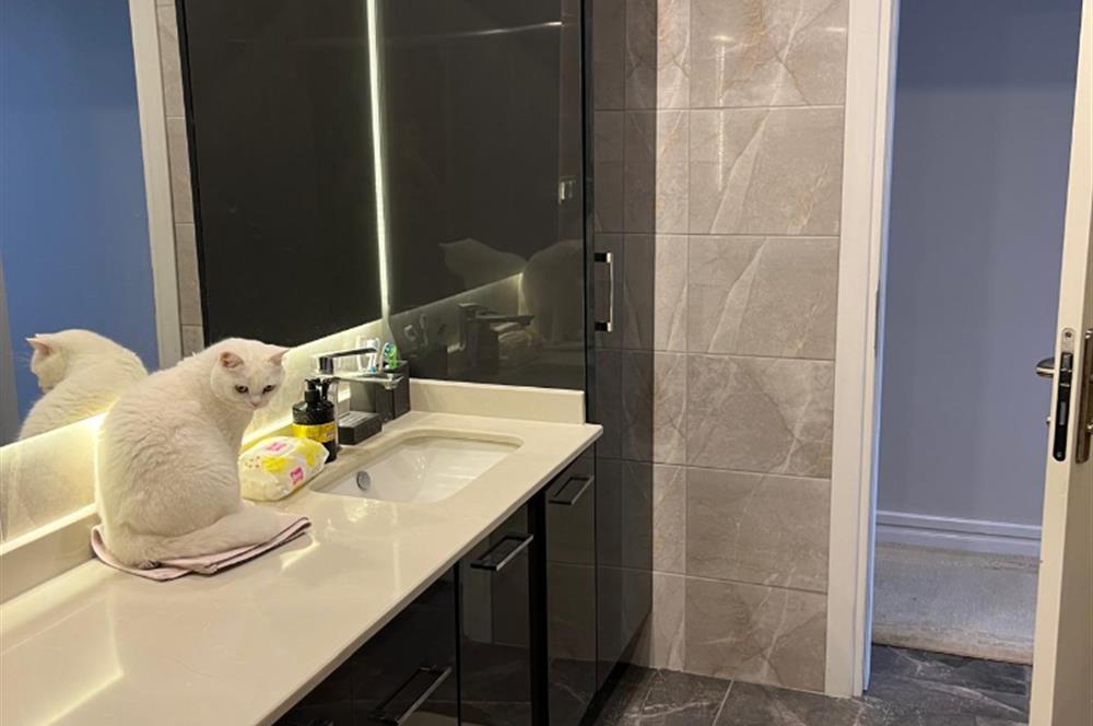 KADIKÖY ERENKÖY MAHALLESİNDE GÜVENLİKLİ GENİŞ BAKIMLI KİRALIÖ