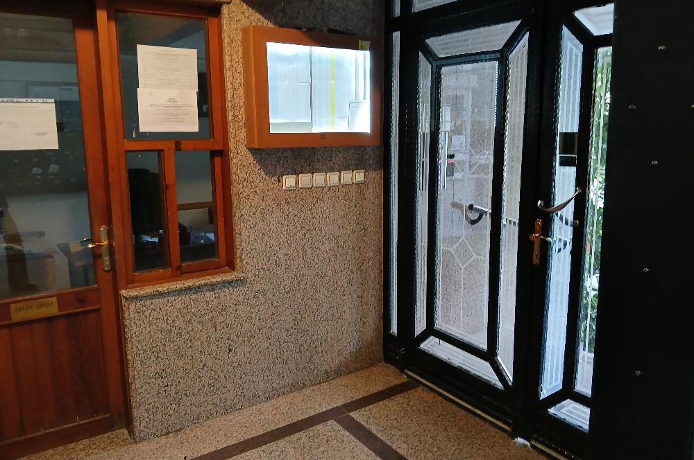 KADIKÖY ERENKÖY MAHALLESİNDE GÜVENLİKLİ GENİŞ BAKIMLI KİRALIÖ