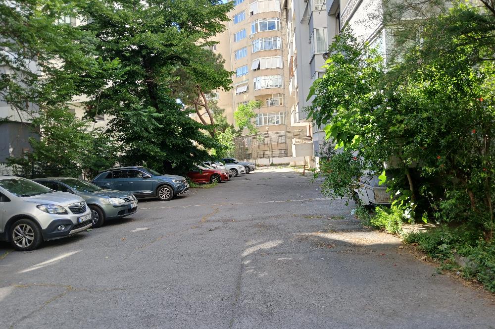 KADIKÖY ERENKÖY MAHALLESİNDE GÜVENLİKLİ GENİŞ BAKIMLI KİRALIÖ