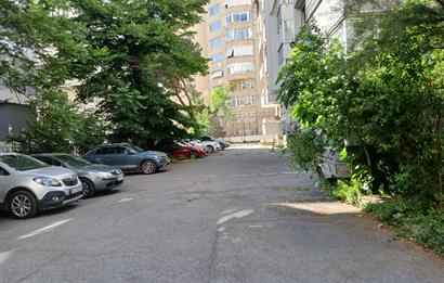 KADIKÖY ERENKÖY MAHALLESİNDE GÜVENLİKLİ GENİŞ BAKIMLI KİRALIÖ