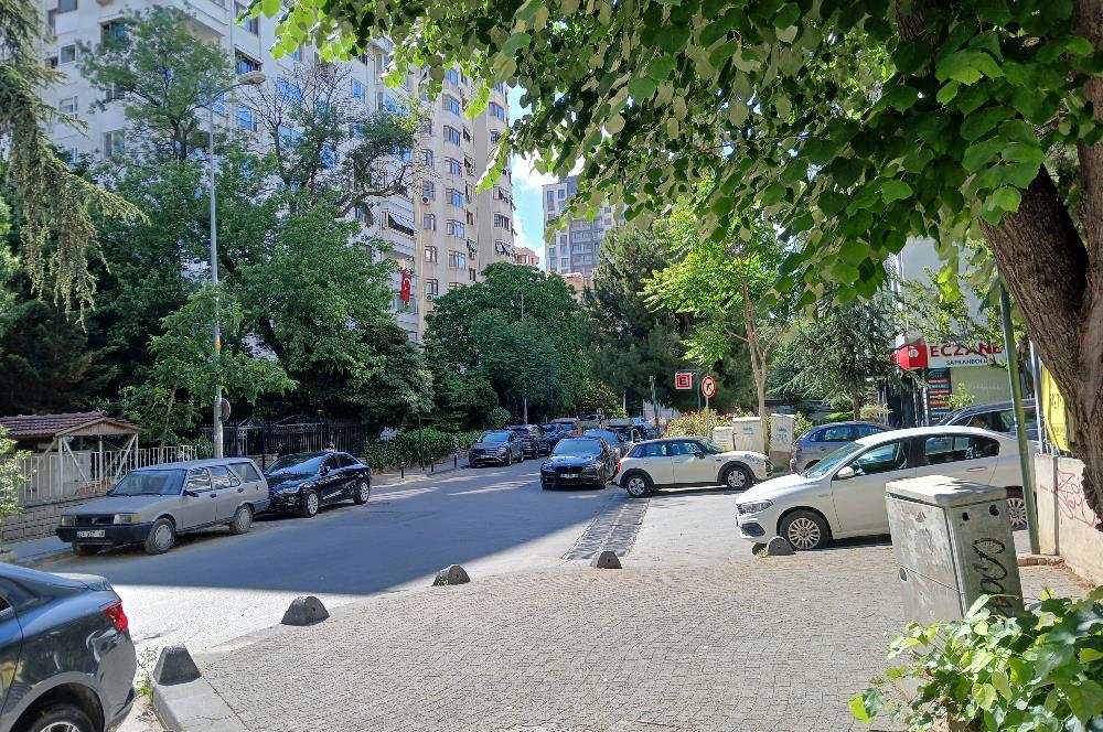 KADIKÖY ERENKÖY MAHALLESİNDE GÜVENLİKLİ GENİŞ BAKIMLI KİRALIÖ