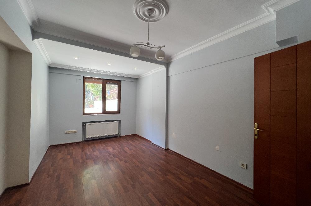ALTUNİZADE DE HARİKA KONUMDA KAPALI YÜZME HAVUZLU SATILIK DAİRE