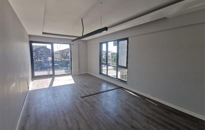CENTURY 21 EWA'DAN DEMİRCİ'DE CADDE ÜZERİ KİRALIK 2+1 DAİRE !!!