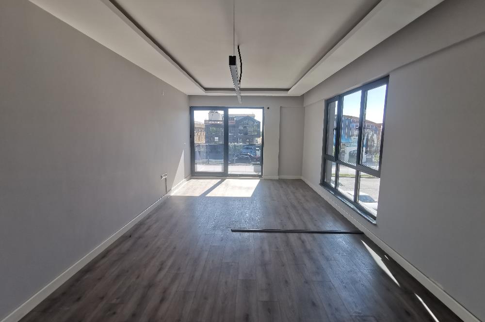 CENTURY 21 EWA'DAN DEMİRCİ'DE CADDE ÜZERİ KİRALIK 2+1 DAİRE !!!