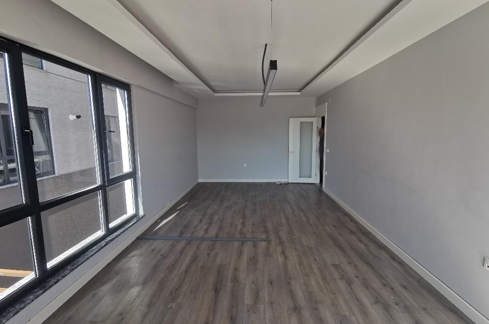 CENTURY 21 EWA'DAN DEMİRCİ'DE CADDE ÜZERİ KİRALIK 2+1 DAİRE !!!