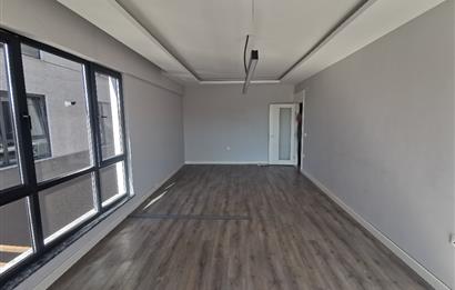 CENTURY 21 EWA'DAN DEMİRCİ'DE CADDE ÜZERİ KİRALIK 2+1 DAİRE !!!