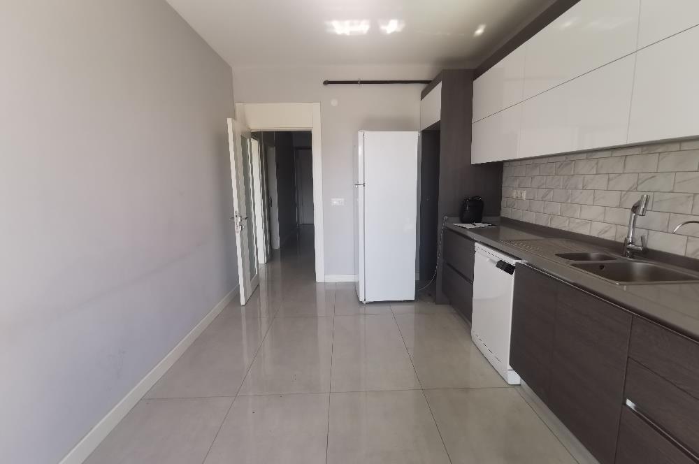 CENTURY 21 EWA'DAN DEMİRCİ'DE CADDE ÜZERİ KİRALIK 2+1 DAİRE !!!