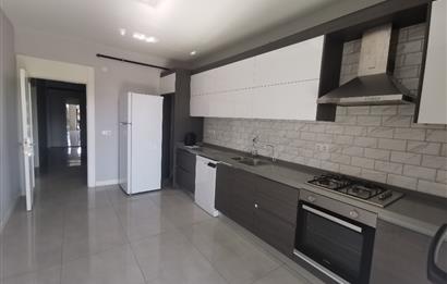 CENTURY 21 EWA'DAN DEMİRCİ'DE CADDE ÜZERİ KİRALIK 2+1 DAİRE !!!