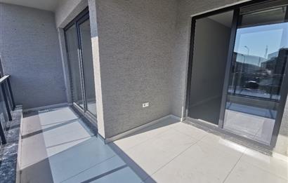 CENTURY 21 EWA'DAN DEMİRCİ'DE CADDE ÜZERİ KİRALIK 2+1 DAİRE !!!