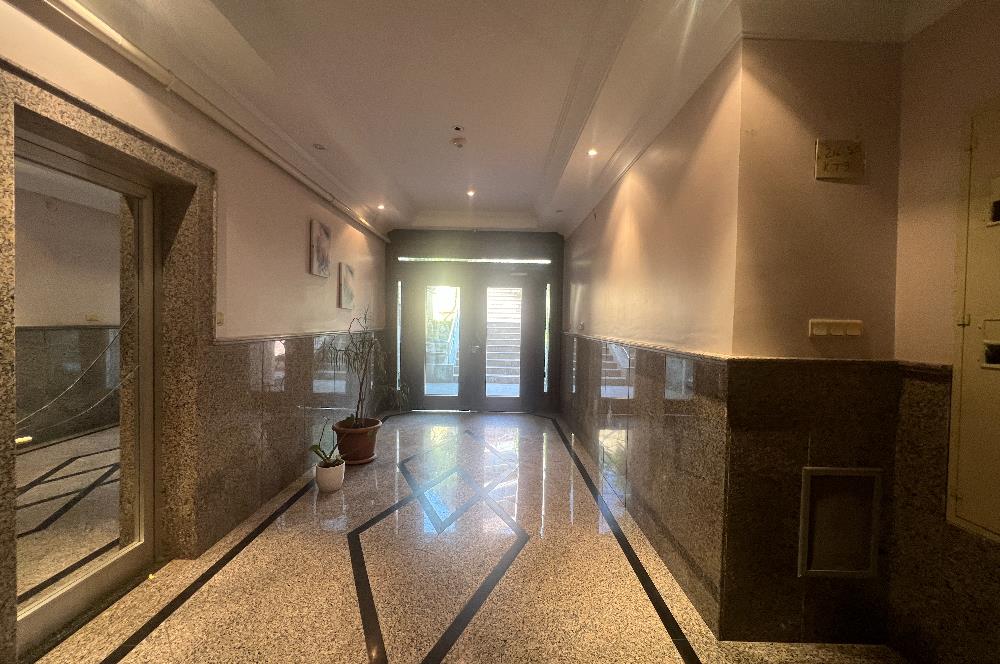 ALTUNİZADE DE HARİKA KONUMDA KAPALI YÜZME HAVUZLU SATILIK DAİRE