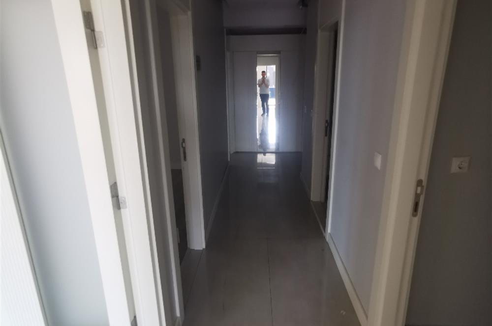 CENTURY 21 EWA'DAN DEMİRCİ'DE CADDE ÜZERİ KİRALIK 2+1 DAİRE !!!