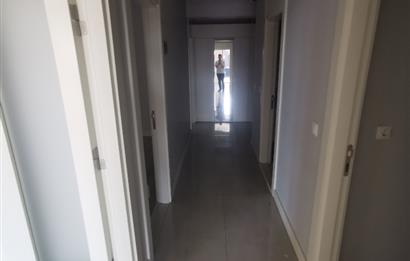 CENTURY 21 EWA'DAN DEMİRCİ'DE CADDE ÜZERİ KİRALIK 2+1 DAİRE !!!