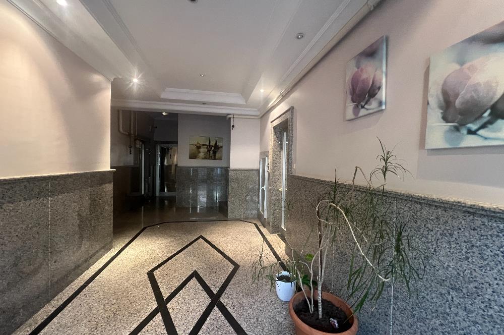 ALTUNİZADE DE HARİKA KONUMDA KAPALI YÜZME HAVUZLU SATILIK DAİRE