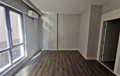 CENTURY 21 EWA'DAN DEMİRCİ'DE CADDE ÜZERİ KİRALIK 2+1 DAİRE !!!
