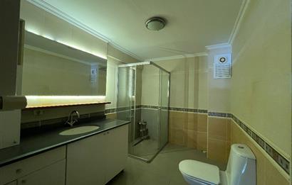 ALTUNİZADE DE HARİKA KONUMDA KAPALI YÜZME HAVUZLU SATILIK DAİRE