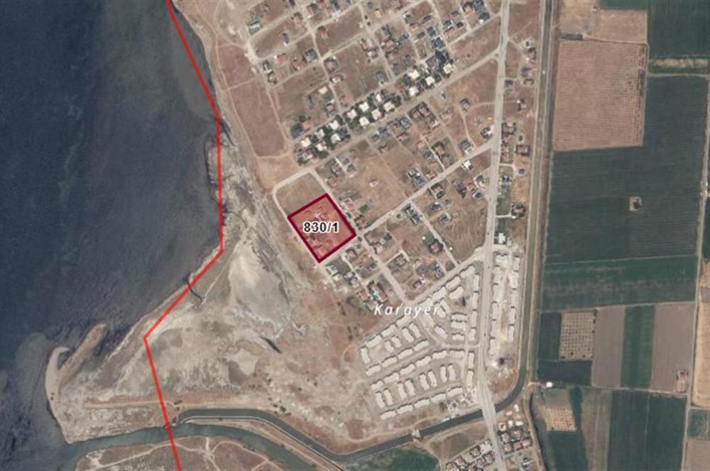 Ayvalık Altınova'da Denize Sıfır Site İçinde 247 m² Villa Arsası