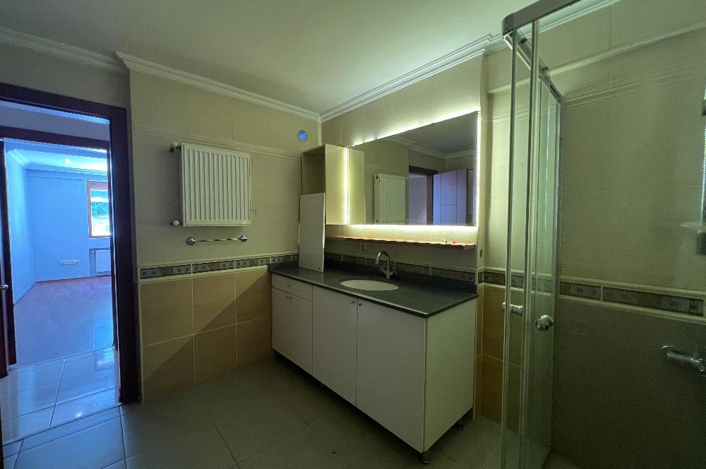ALTUNİZADE DE HARİKA KONUMDA KAPALI YÜZME HAVUZLU SATILIK DAİRE