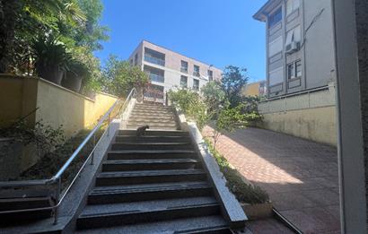 ALTUNİZADE DE HARİKA KONUMDA KAPALI YÜZME HAVUZLU SATILIK DAİRE