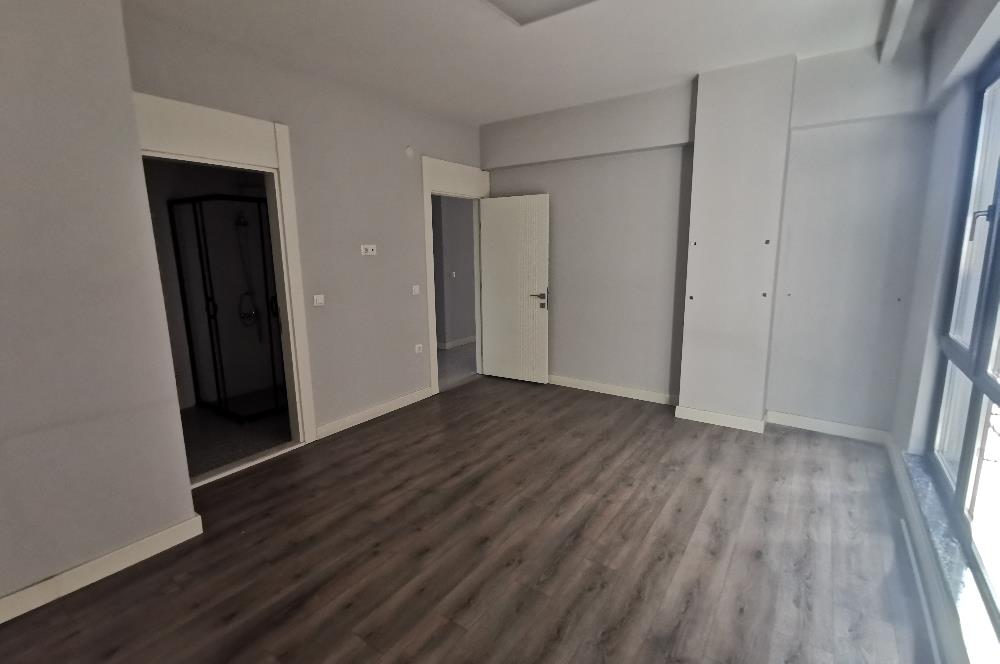 CENTURY 21 EWA'DAN DEMİRCİ'DE CADDE ÜZERİ KİRALIK 2+1 DAİRE !!!