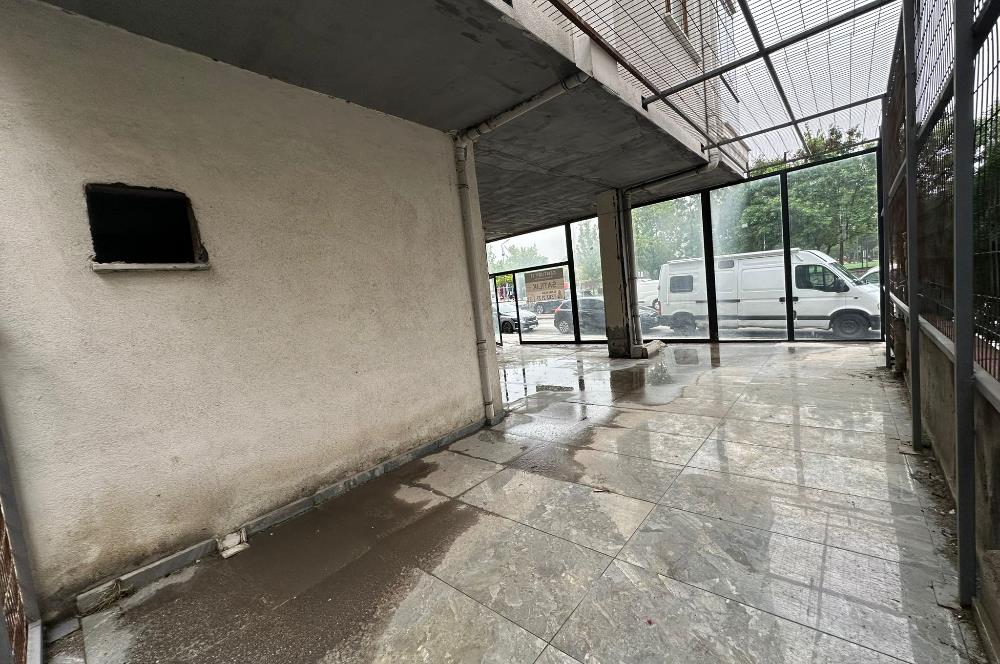 ATAŞEHİR KAYIŞDAĞI'NDA 230m2 KİRALIK DÜKKAN